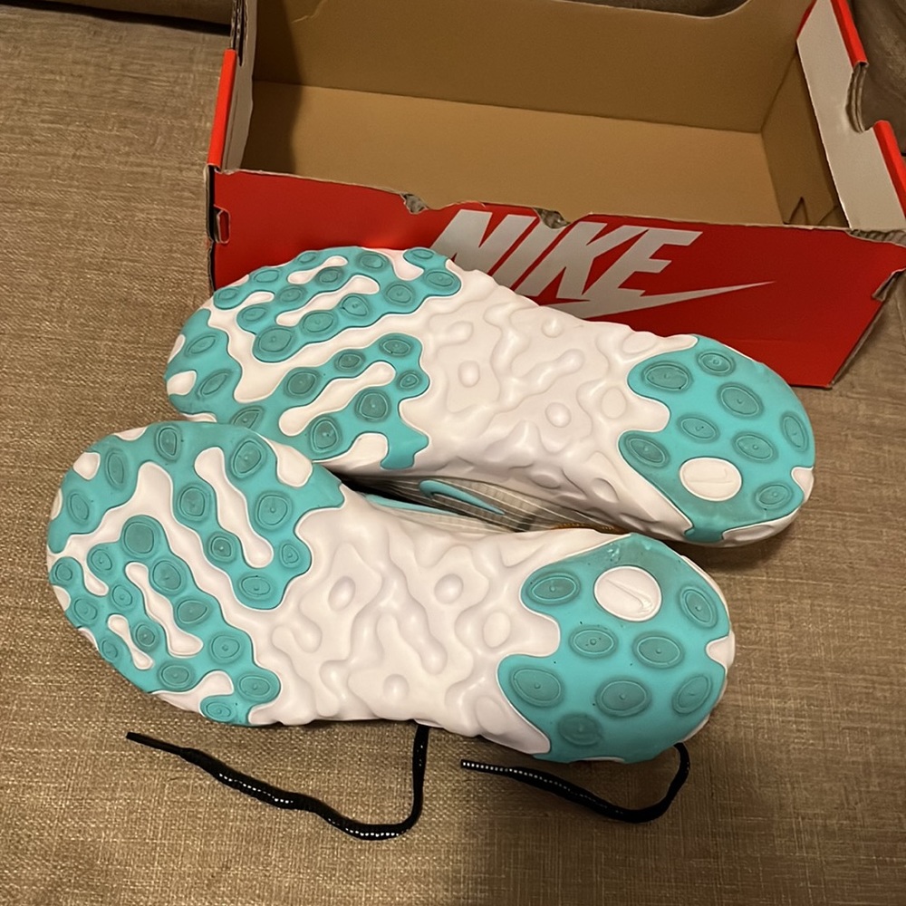 NIKE Renew Lucent Size 6.5 Women’s Sneakers - Picture 8 of 8